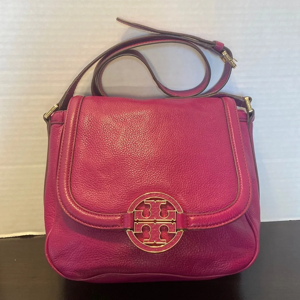 Tory Burch reposhing this